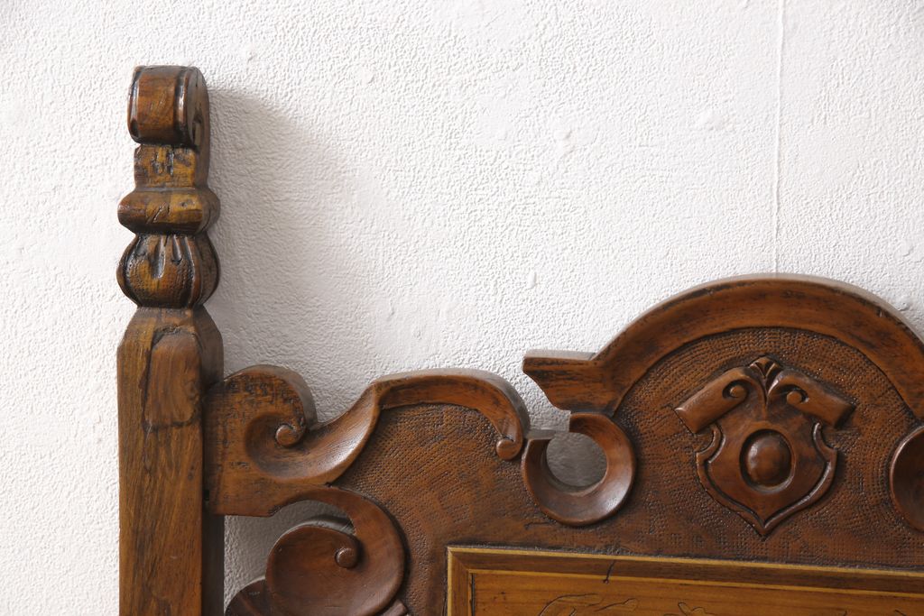 イギリスアンティーク　古作　フルリペア済み　細やかな彫刻が美しいアームチェア(椅子、イス、ダイニングチェア)(R-055328)