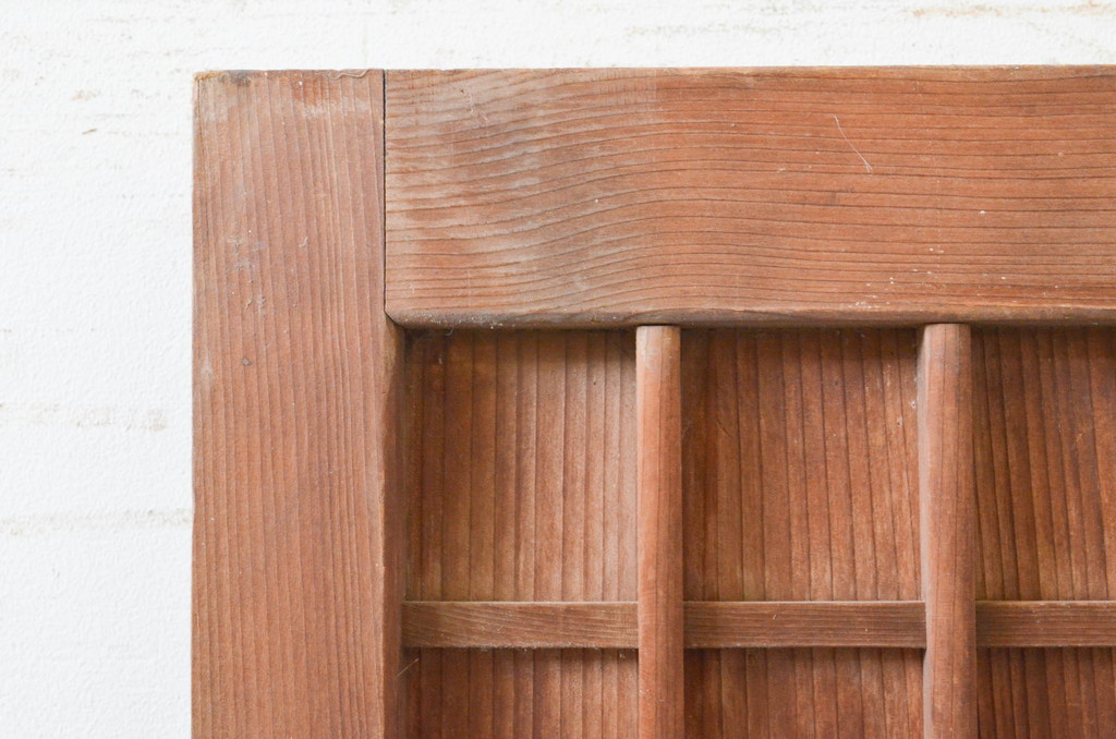 アンティーク建具　和の雰囲気を高めるマス目格子扉1枚(升目格子戸、板戸、ドア)(R-071378)