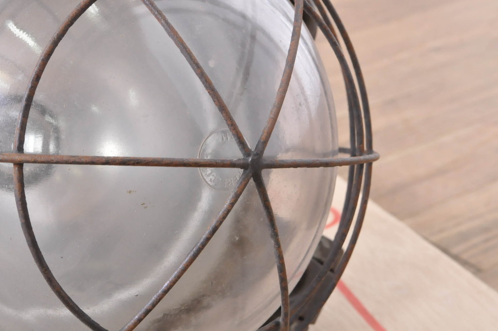 フランスアンティーク　特大　無骨なデザインが魅力!インダストリアルスタイルの空間づくりにおすすめの工業用アイアン照明(天井照明、壁掛け照明)(R-066025)