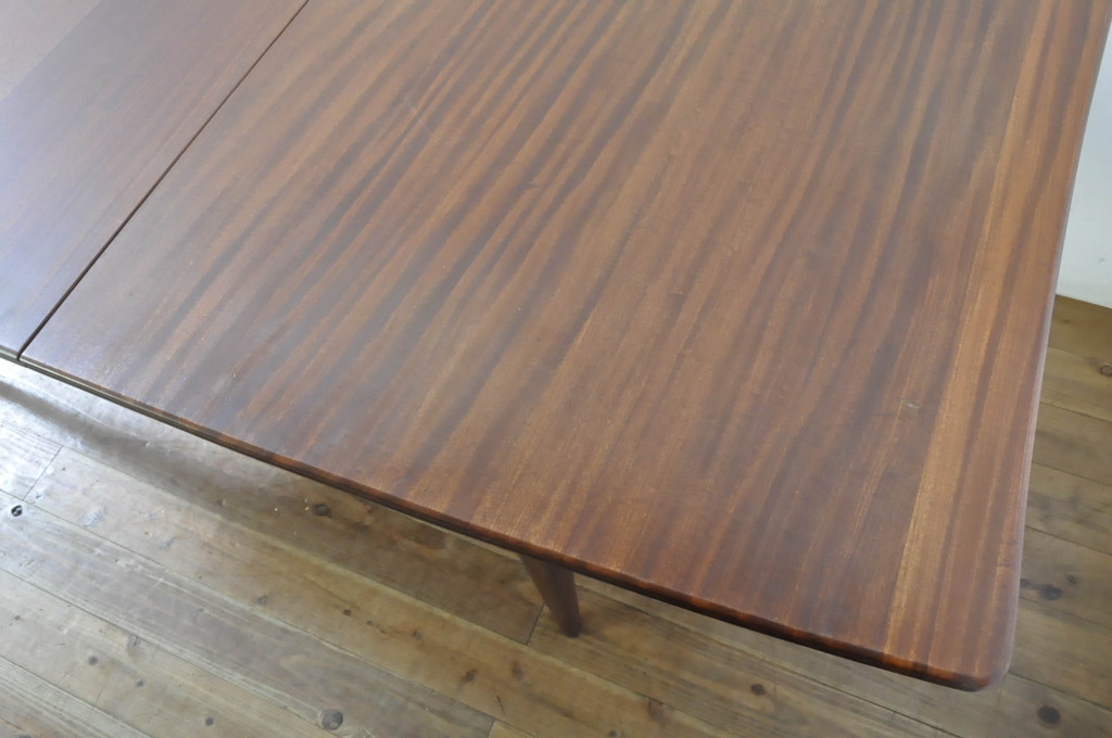 イギリスビンテージ　天板チーク無垢材　緩やかにカーブしたフォルムが美しいダイニングテーブル(4人掛け、6人掛け、8人掛け、エクステンションテーブル、拡張式テーブル、食卓、ヴィンテージ、英国)(R-065826)