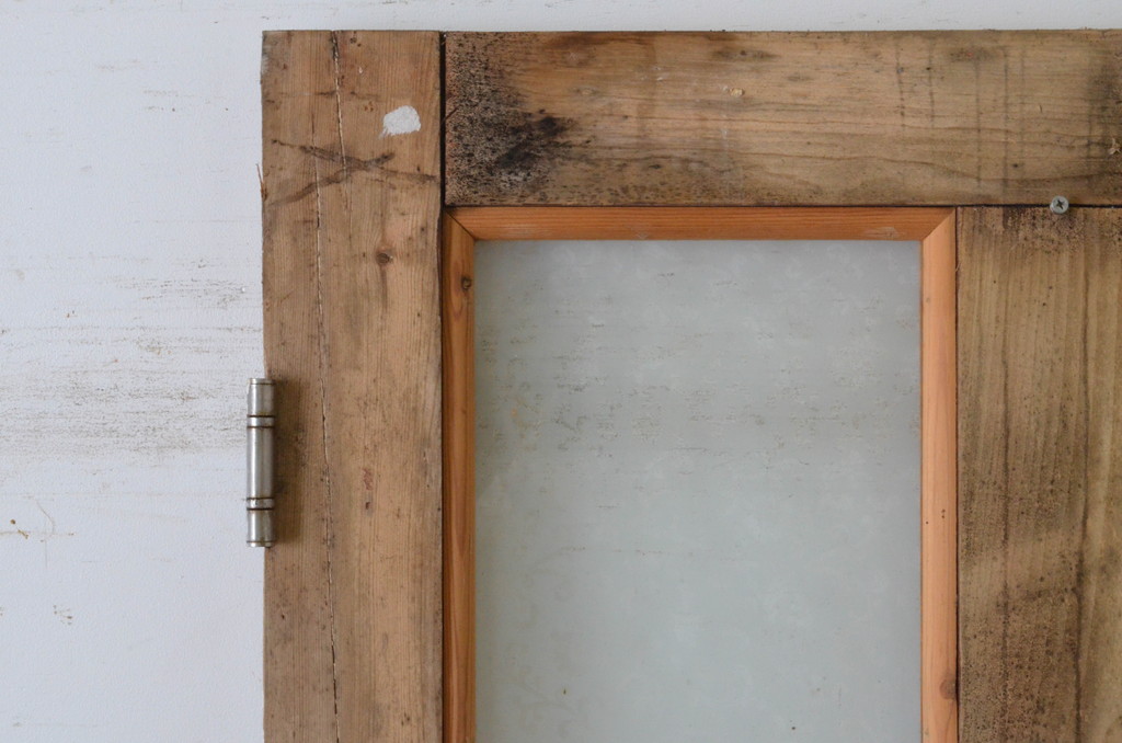 イギリスアンティーク　ペイント仕上げ限定!　希少なエッチングガラス(腐食ガラス)入りのパイン材ドア(玄関ドア、玄関扉、建具、英国)(R-064957)
