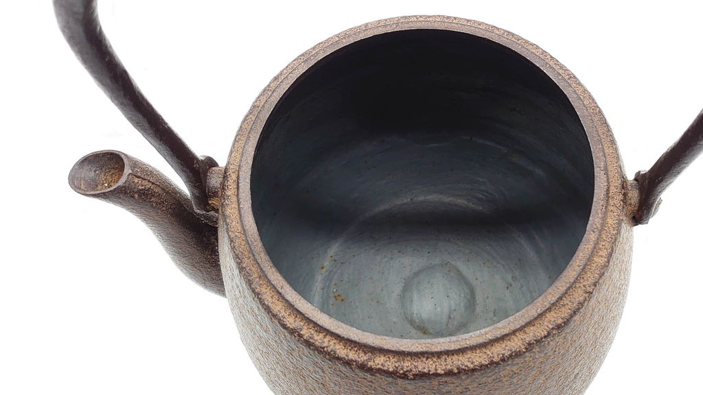 佐藤浄清　銅蓋　透かしの摘みがアクセントになる鉄瓶　箱なし(茶道具)(R-060465)