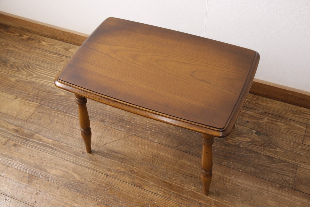 中古　カリモク家具(karimoku)　コンパクトなサイズ感が魅力的なセンターテーブル(ローテーブル、サイドテーブル)(R-052989)