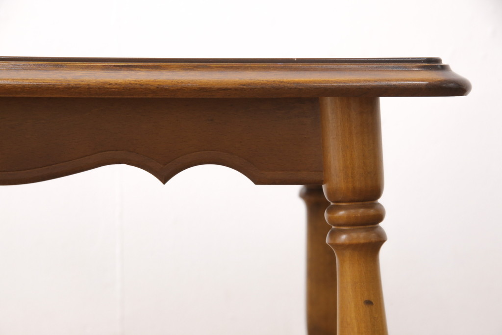 中古　カリモク家具(karimoku)　コンパクトなサイズ感が魅力的なセンターテーブル(ローテーブル、サイドテーブル)(R-052989)