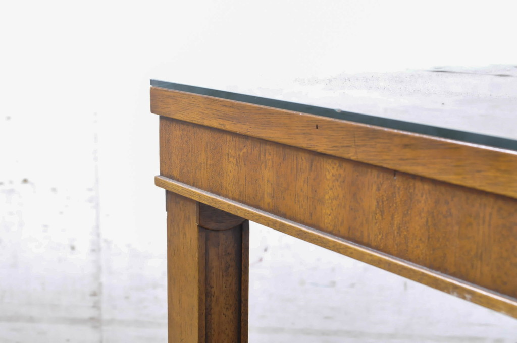 中古　DREXEL HERITAGE(ドレクセルヘリテイジ)　Triune(トライユン)シリーズ　すっきりした佇まいのエンドテーブル(サイドテーブル、ナイトテーブル、飾り台)(R-065861)