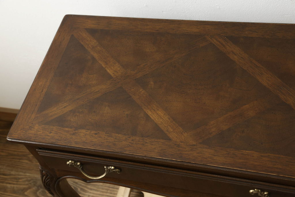中古　美品　DREXEL HERITAGE(ドレクセルヘリテイジ)　上品な意匠が魅力的なコンソールテーブル(サイドテーブル、作業台)(R-060265)