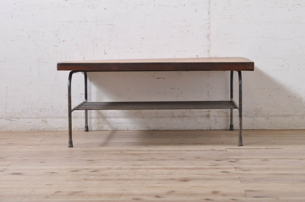和製アンティーク　古材一枚板天板のアイアンフレームローテーブル(センターテーブル、リビングテーブル、作業台)(R-071999)