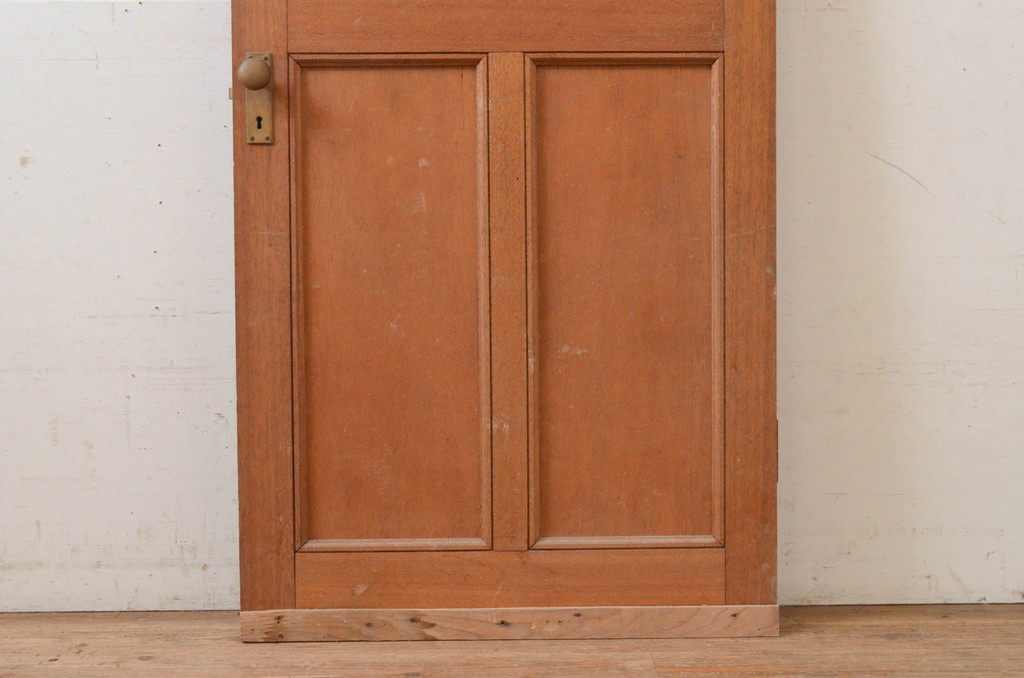 アンティーク建具　ラワン材　レトロな佇まいが魅力的なドア1枚(木製扉)(R-072542)