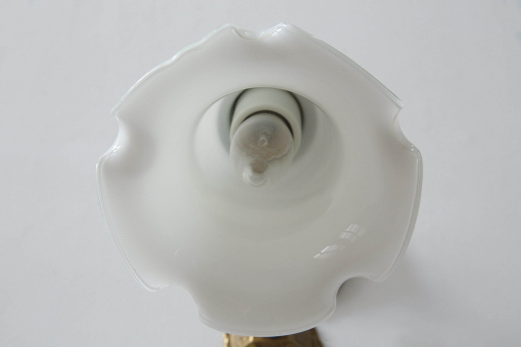 中古　美品!!　明和産業　アンティーク調　エレガントな空間を演出する陶器と真鍮製のウォールランプ(壁掛け照明、壁付け照明、ウォールライト)(R-071790)