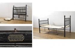 アンティーク家具　フランスアンティーク　ガーリーな空間づくりにおすすめなベッドフレーム(飾り棚、陳列棚、シングル)(R-049630)