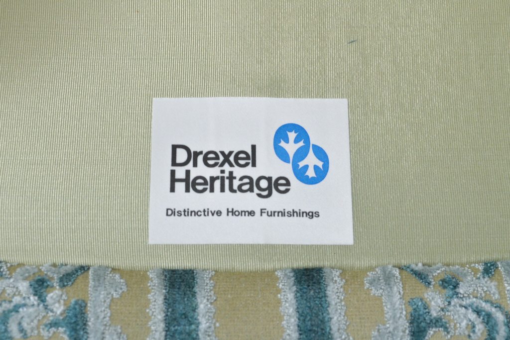 中古　美品　DREXEL HERITAGE(ドレクセルヘリテイジ)　上品な佇まいが魅力的な1人掛けソファ+オットマンセット(一人掛け、アームチェア)(R-055944)