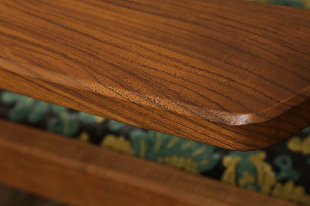 和製ビンテージ　高級品!　三越デパート　チーク無垢材　カーブを描くアームが特徴的な1人掛けソファ(アームチェア、一人掛け)(R-063659)
