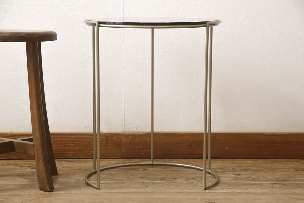 中古　展示品　超美品　arflex(アルフレックス)　CLIPS(クリップス)　ブロンズ　モダンな空間を演出するコーヒーテーブル(丸テーブル、ラウンドテーブル、サイドテーブル)(定価約14万円)(R-061234)