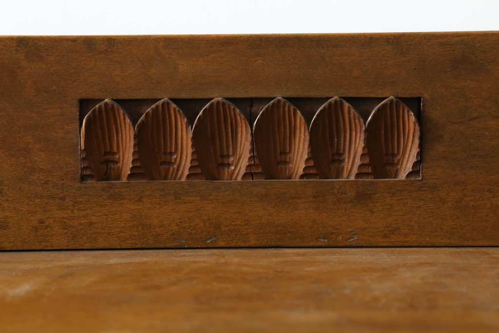 和製アンティーク　カバ材　ナラ材　彫刻と象嵌入りの楔(クサビ)本棚(ブックシェルフ、オープンシェルフ、飾り棚)(R-074139)