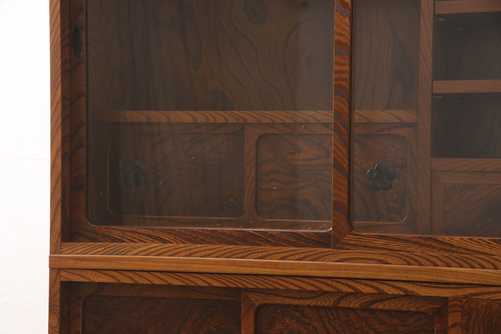 中古　岩谷堂箪笥　上質な和の空間づくりにおすすめな茶箪笥(違い棚、飾り棚、収納棚、戸棚、食器棚、キャビネット)(R-066320)