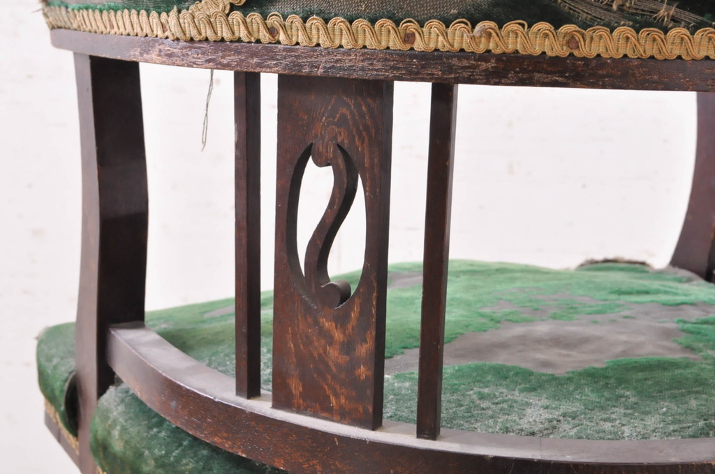 和製アンティーク　ナラ(楢)材　大正ロマンの雰囲気溢れる透かし彫り入りの回転チェア(回転椅子、イス、ドクターチェア、アームチェア、オフィスチェア、デスクチェア)(R-072690)