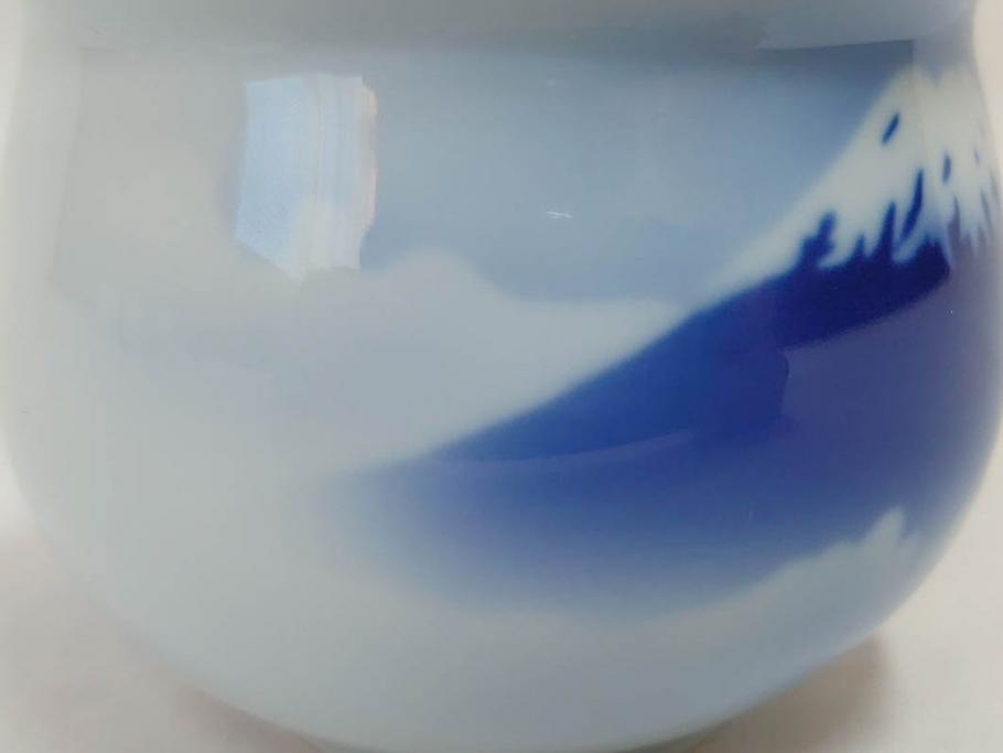 深川製磁　宮内庁御用達　染付　金彩　藍色の濃淡で表現された富士山が美しい汲出揃(汲出碗揃、5客セット、湯呑み、湯のみ、和食器、共箱付き)(R-074614)