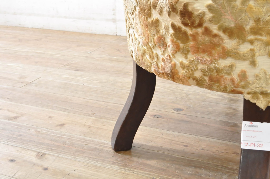 イギリスアンティーク　マホガニー材　フレームの曲線がエレガントな1人掛けソファ(アームソファ、ラウンジチェア、サロンチェア、椅子、イス、英国)(R-065670)