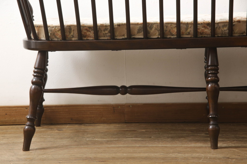 中古　美品　松本民芸家具　♯513型　クッション付き　クラシカルなデザインが美しいウィンザーチェア(ウィンザーベンチ、長椅子、3人掛けベンチ、ウインザーチェア)(R-063870)