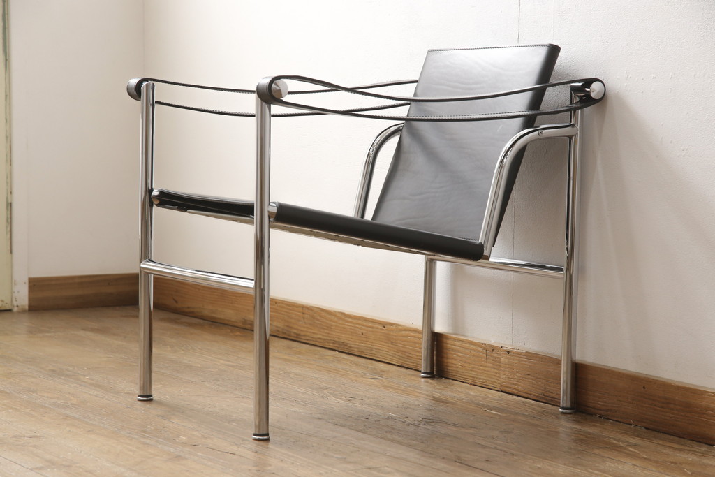 中古　美品　Cassina(カッシーナ)　Le Corbusier(ル・コルビュジエ)　20世紀に作られた椅子の中で銘品に数えられるLC1スリングチェア(アームチェア、椅子)(定価約44万円)(R-052566)