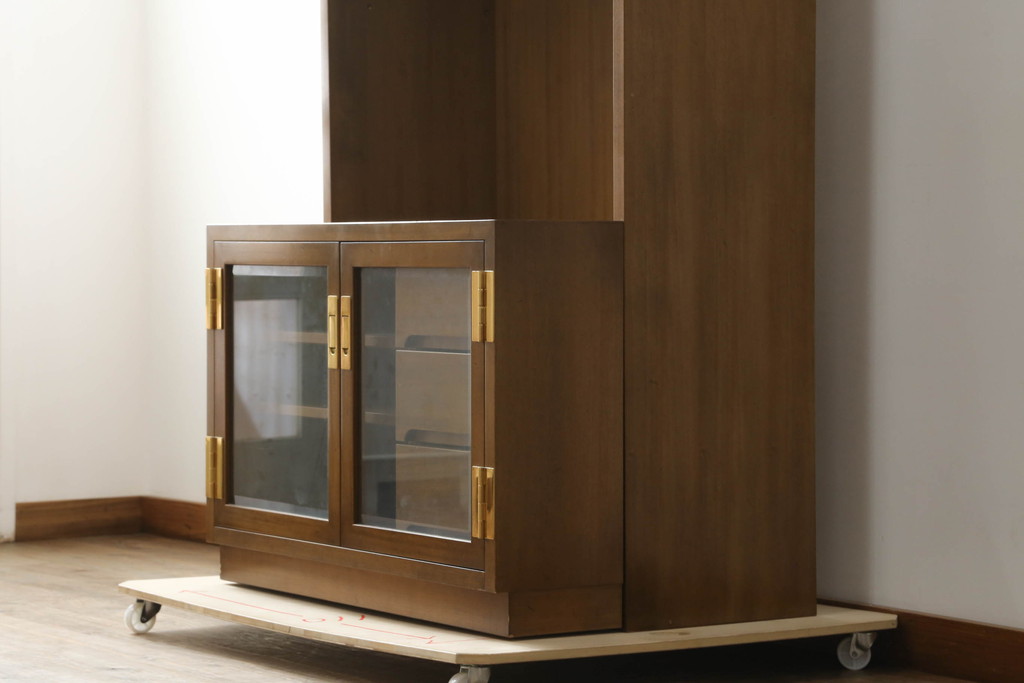 中古　カリモク家具(karimoku)　domani(ドマーニ)　Morganton(モーガントン)　シンプルなデザインが魅力的なキャビネット(飾り棚、陳列棚、収納棚、食器棚、テレビ台、 テレビボード)(R-074522)