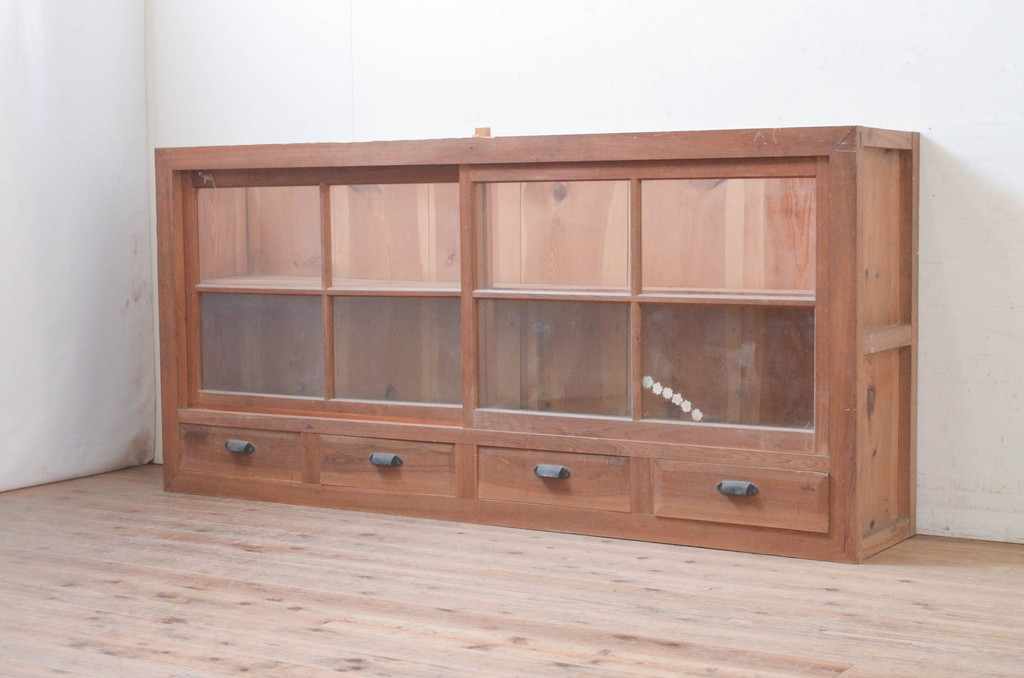 17,630円古い木製のガラス戸棚　食器棚　キャビネット　ゆらゆら　収納棚　ガラス　古家具