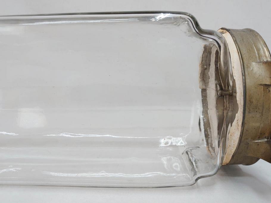 アンティーク雑貨　レトロな空間づくりにおすすめのガラス瓶(ガラスビン、菓子瓶、たばこ瓶、タバコ瓶)(R-074621)