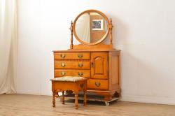 アンティーク家具　イギリスアンティーク　ウォールナット材　鏡付き　凛とした佇まいの大型キャビネット(収納棚、戸棚)