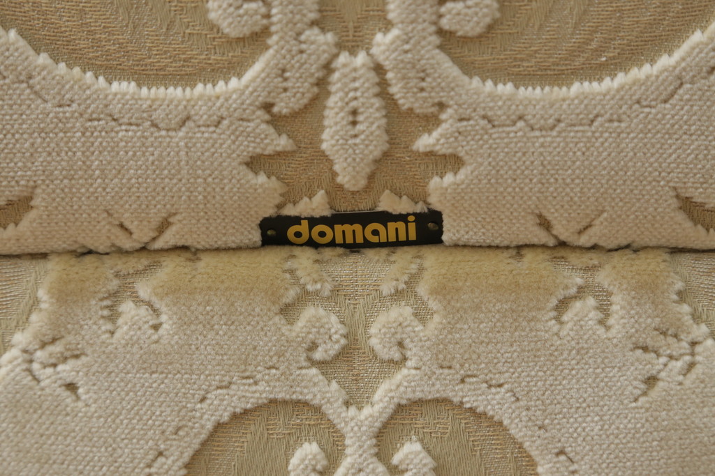 中古　美品　カリモク家具(karimoku)　domani(ドマーニ)　エクセルライフ　エレガントな雰囲気漂う1人掛けソファ(1P、アームチェア)(R-051030)