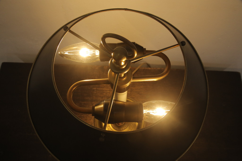 和製ヴィンテージ　山菊工芸　高級感漂うデザインが魅力的なテーブルスタンド(テーブルランプ、卓上照明、シェード、ビンテージ)(R-056499)