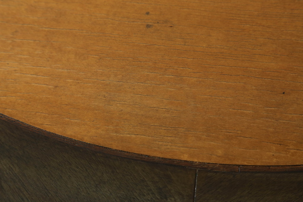 和製アンティーク　古い洋館で使われていた大正ロマンの雰囲気漂うカバ材のラウンドテーブル(丸テーブル、コーヒーテーブル、サイドテーブル)(R-068665)