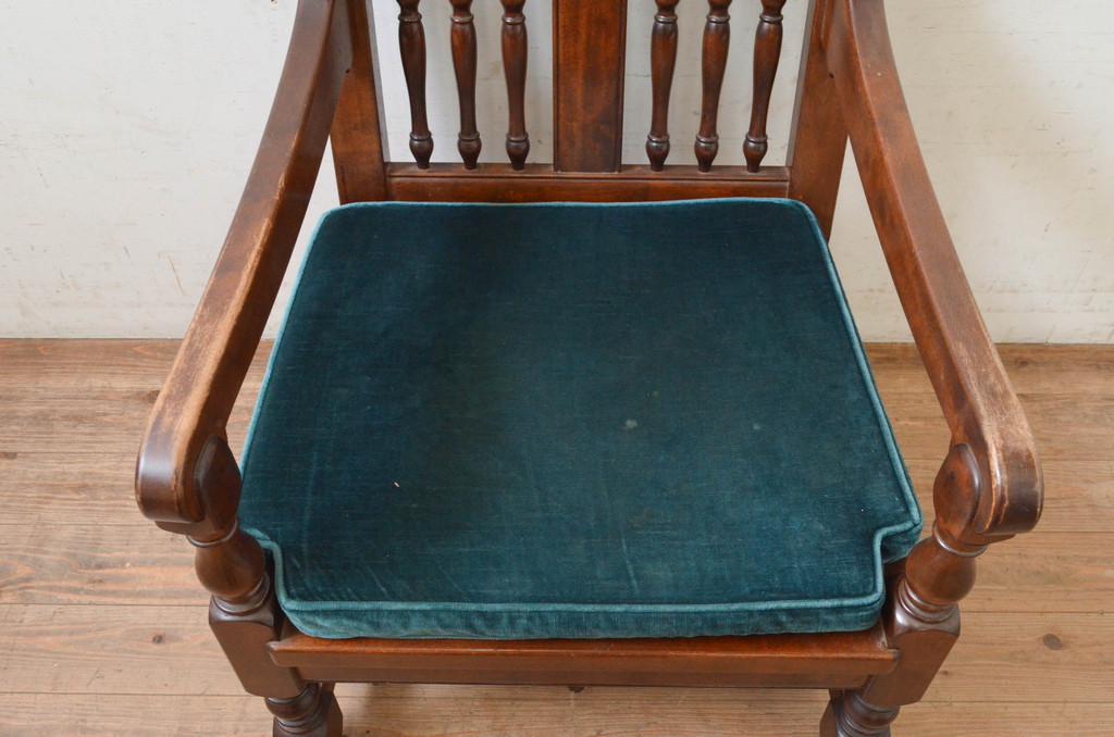 中古　松本民芸家具　洋館に似合う佇まいのD型布張り椅子(アームチェア、1人掛けソファ)(R-072965)