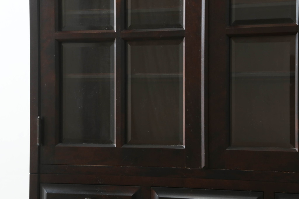 中古　北海道民芸家具　HM160K　洗練された佇まいが上品な食器棚(本箱、戸棚、収納棚、飾り棚、キャビネット)(R-074676)