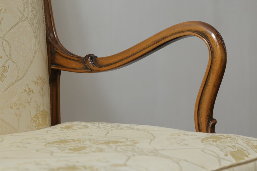 中古　美品　イタリア高級家具　メデア(Medea)　エレガントな佇まいが美しい2人掛けソファ(二人掛け、2P、アームソファ、ベンチ)(定価約60万円)(R-074657)