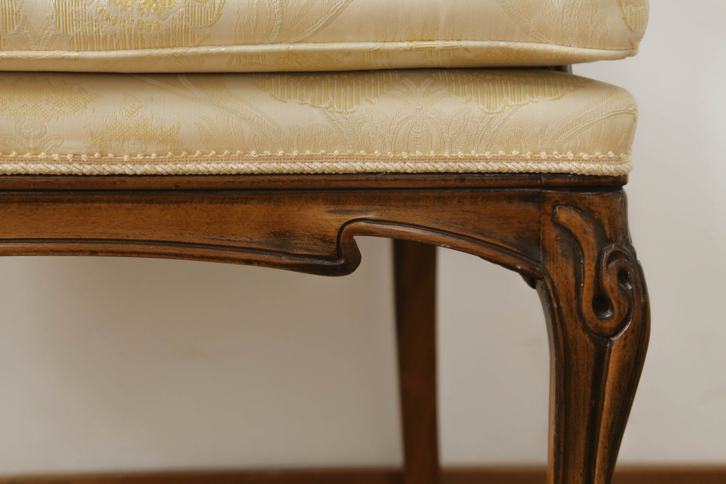 中古　美品　イタリア高級家具　メデア(Medea)　エレガントな佇まいが美しいアームチェア(一人掛け、1Pソファ、ダイニングチェア、椅子、イス)(R-074659)