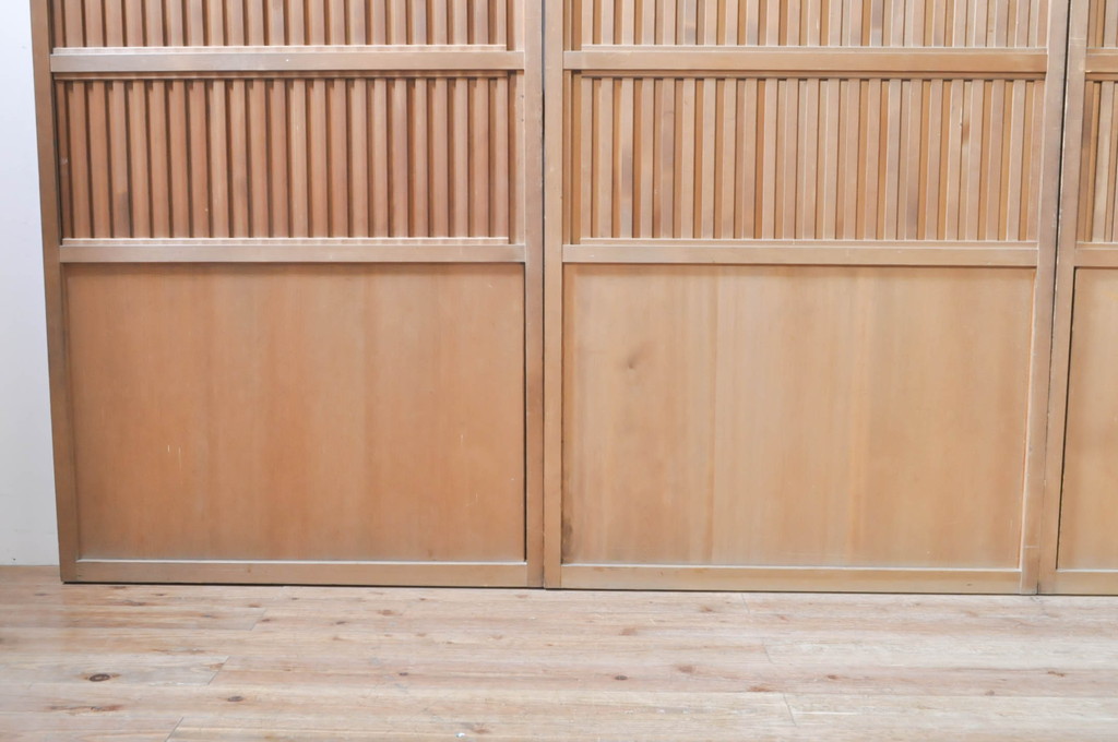 アンティーク建具　美しい木味が魅力的な無双戸4枚セット(引き戸、板戸、格子戸)(R-072935)