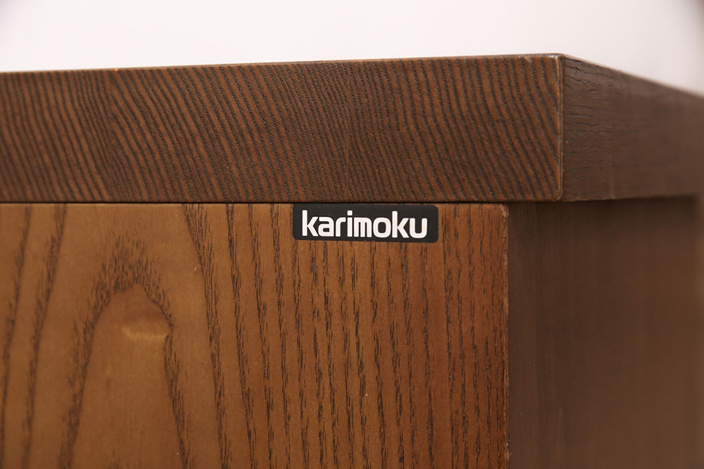 中古　美品　カリモク家具(karimoku)　存在感のある分厚い天板が印象的な和風テレビ台(ローボード、テレビボード)(R-050905)