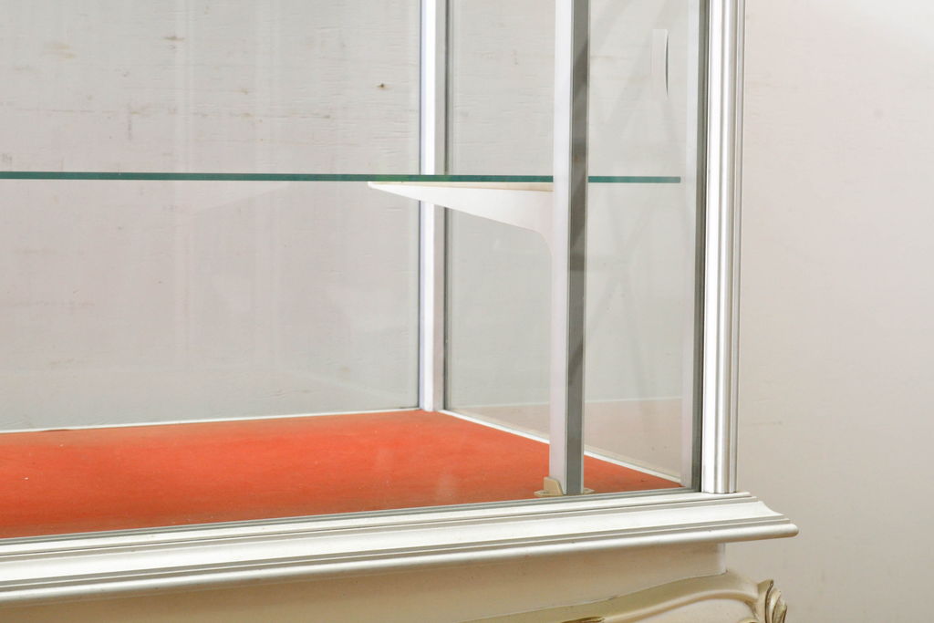 中古　希少デザイン　スチール製　イタリア　ロココ調では珍しい横長ガラスケース(ショーケース、飾り棚、陳列棚、キャビネット、店舗什器)(R-060861)