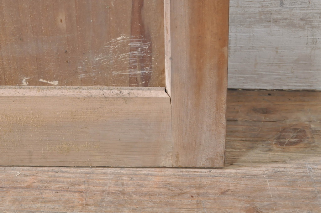 アンティーク建具　素朴な木味が懐かしさを感じるドア1枚(木製扉)(R-073447)