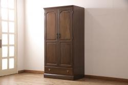 アンティーク家具　和製アンティーク　古い質感が味わい深い小振りの戸棚(収納棚)