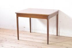 イギリスビンテージ　タイルトップ　ミッドセンチュリーな雰囲気漂うネストテーブル(サイドテーブル、カフェテーブル、コーヒーテーブル、ローテーブル、ヴィンテージ)(R-065150)