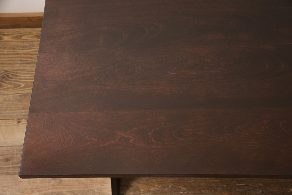 【オーダー家具実例】民芸家具調のテーブルをオーダーメイドで新規製作しました。過去のオーダー商品を参考に、ご希望のサイズで制作。脚にブドウの透かし彫りが入ったエレガントなデザインです。(コンソールテーブル、ダイニングテーブル)