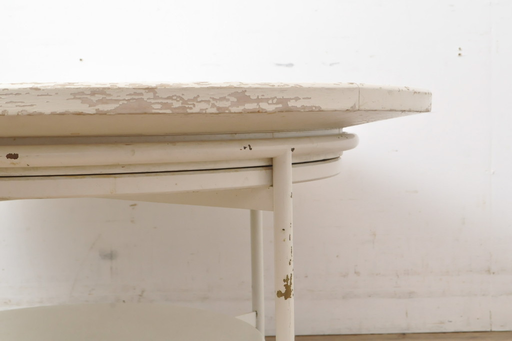 和製ビンテージ　シャビーなアイアンフレームのラウンド型ローテーブル(丸テーブル、センターテーブル、ガーデンテーブル、ヴィンテージ)(R-056984)