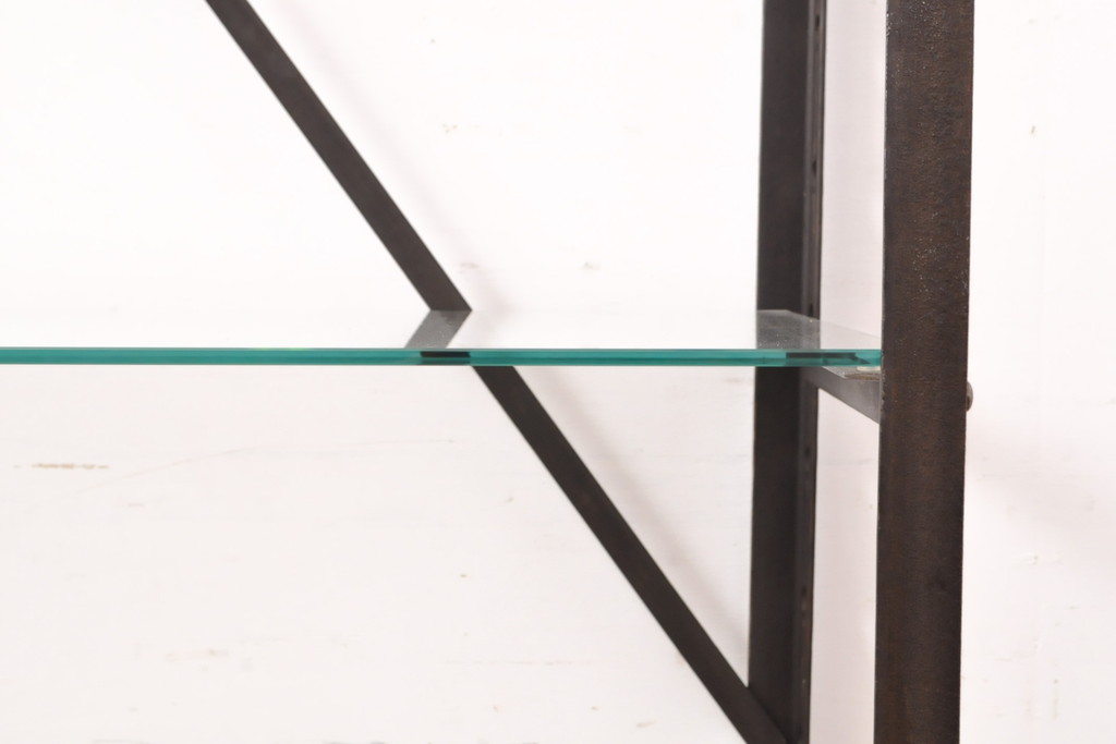 アメリカビンテージ　インダストリアルな鉄フレームとガラス棚板のアイアンラック(飾り棚、陳列棚、ヴィンテージ)(R-056992)
