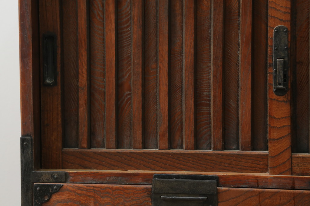 和製アンティーク　三方欅(ケヤキ)材　使い込まれた風合いが魅力的な帳場箪笥(時代箪笥、和タンス、収納たんす、整理箪笥、引き出し)(R-074854)