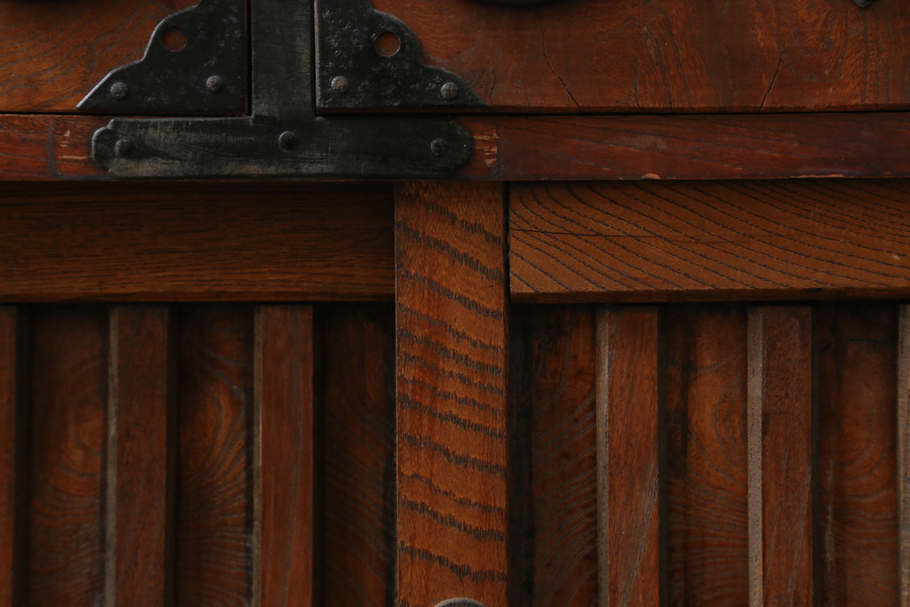 和製アンティーク　三方欅(ケヤキ)材　使い込まれた風合いが魅力的な帳場箪笥(時代箪笥、和タンス、収納たんす、整理箪笥、引き出し)(R-074854)