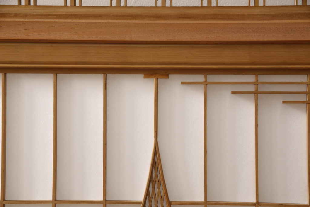 中古　最高級　枠欅(ケヤキ)　雄大な山岳風景を繊細な伝統木工技術で表現した組子入り衝立て(組子パーテーション、組子家具、つい立て)(R-061579)