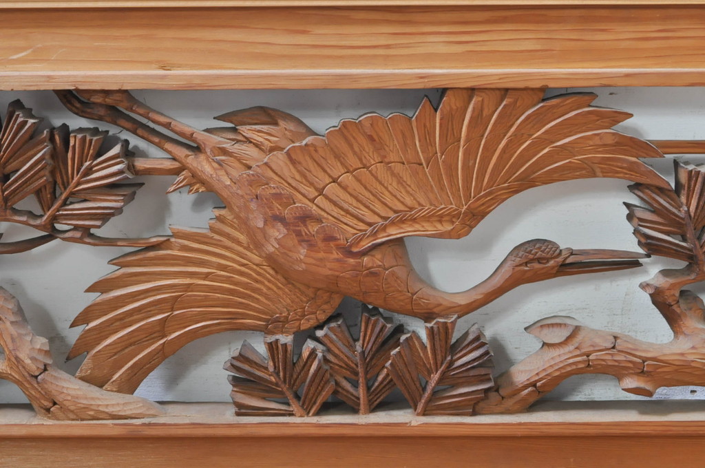 ビンテージ建具　躍動感あふれる鶴と松が目を惹く彫刻欄間2枚セット(明かり取り、明り取り、ヴィンテージ)(R-073598)