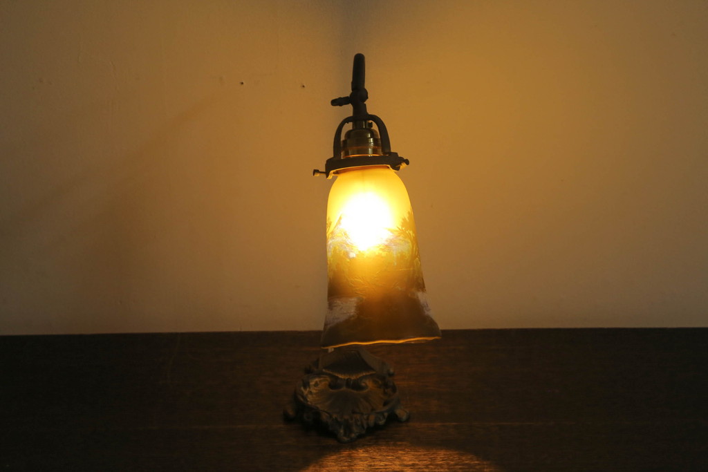アンティーク照明　フランス　エミールガレ　工房　繊細なデザインと温かみのある色合いが魅力のデスクランプ(テーブルランプ、卓上照明)(R-075042)