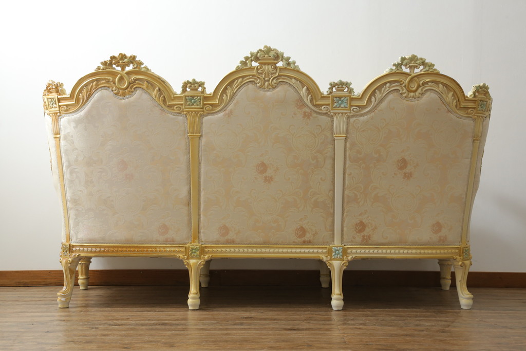 中古　美品　イタリア高級家具　SILIK(シリック)　ロココ調　優雅で上品な空間づくりにぴったりな3人掛けソファ(三人掛けソファ、3P、アームソファ)(R-075094)